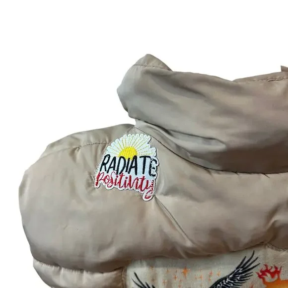 Camping Beige Puffer Vest MEDIUM Radiate Positivity Desert Tailgate Unique Crop - Picture 3 of 8